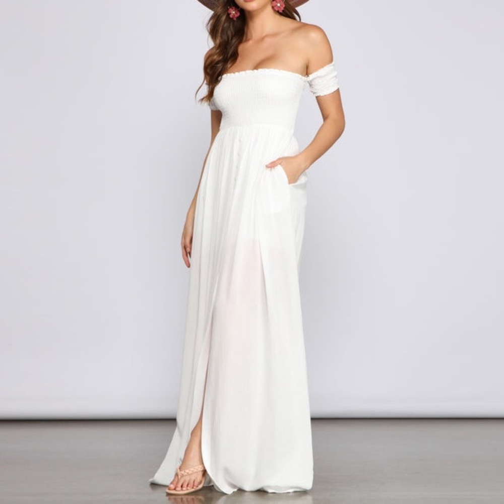White maxi dress with pockets